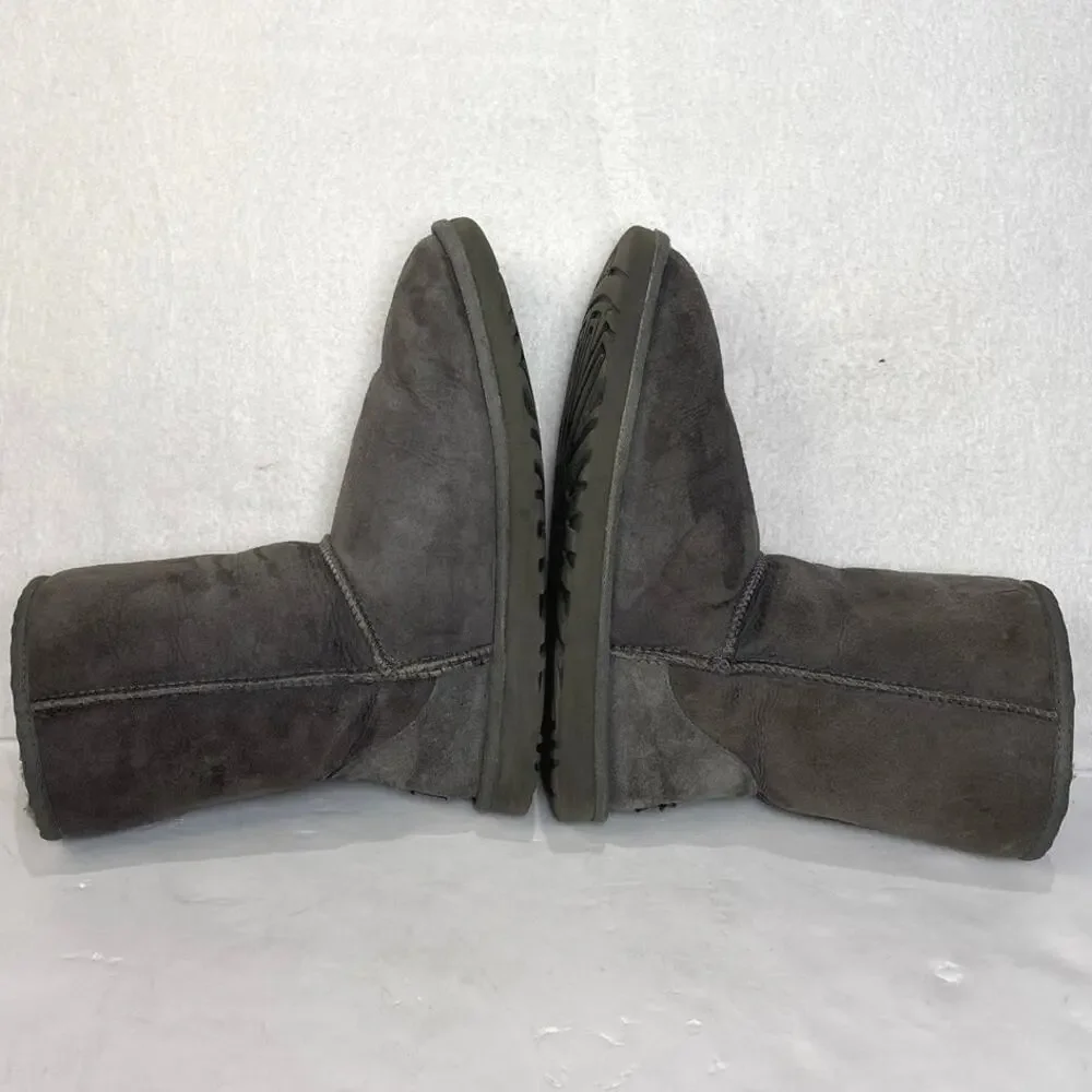 UGG Australia Classic Short Gray Sheepskin Boots Women Size 9 S/N 5826